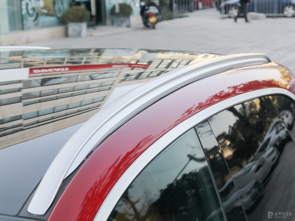 極致紅阿斯頓·馬丁DBX車身外觀圖片