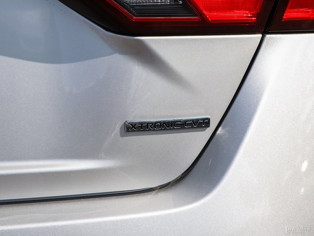 月光銀天籟車尾外觀圖片