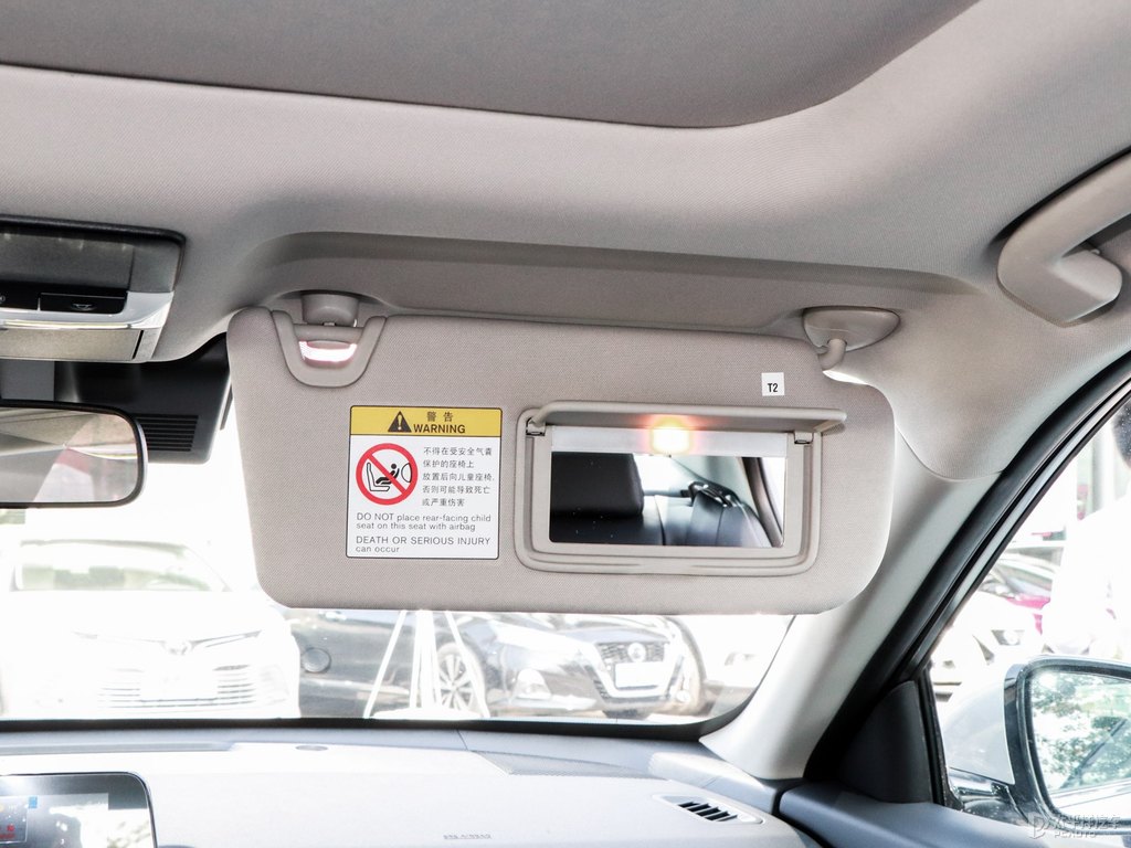 月光銀天籟車廂內(nèi)飾圖片