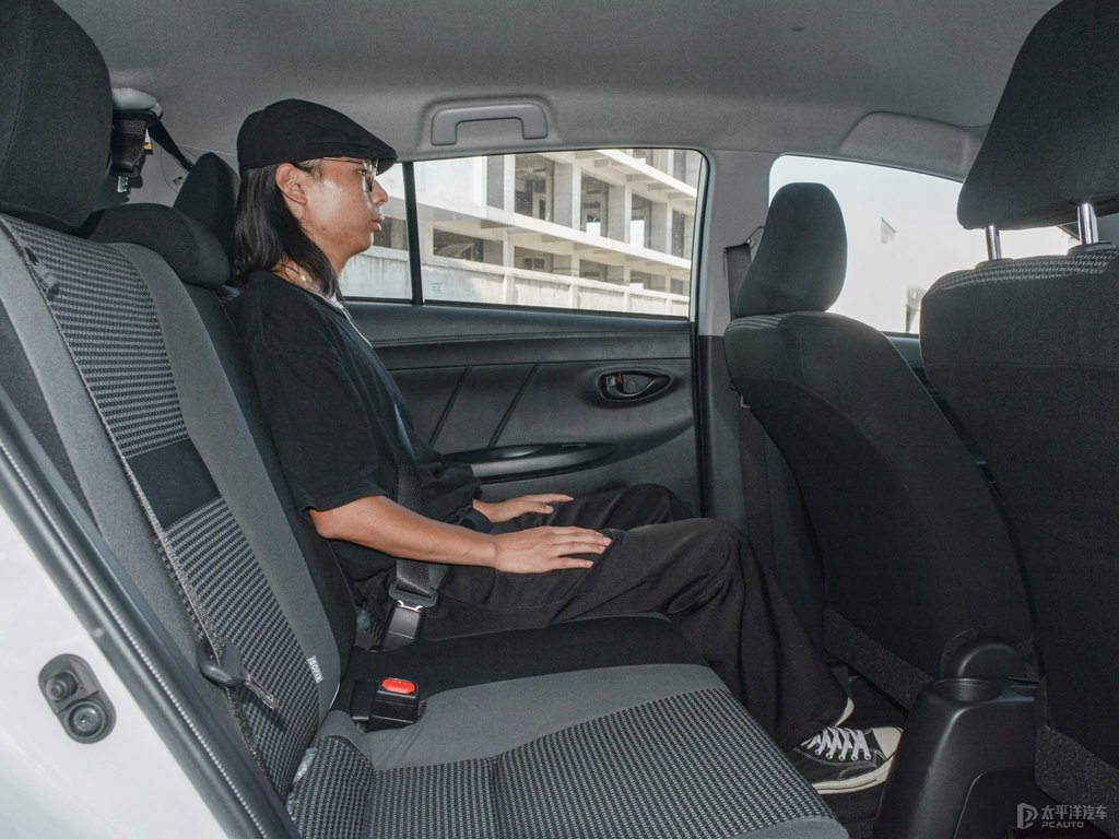 超級(jí)白色威馳FS車(chē)廂內(nèi)飾圖片