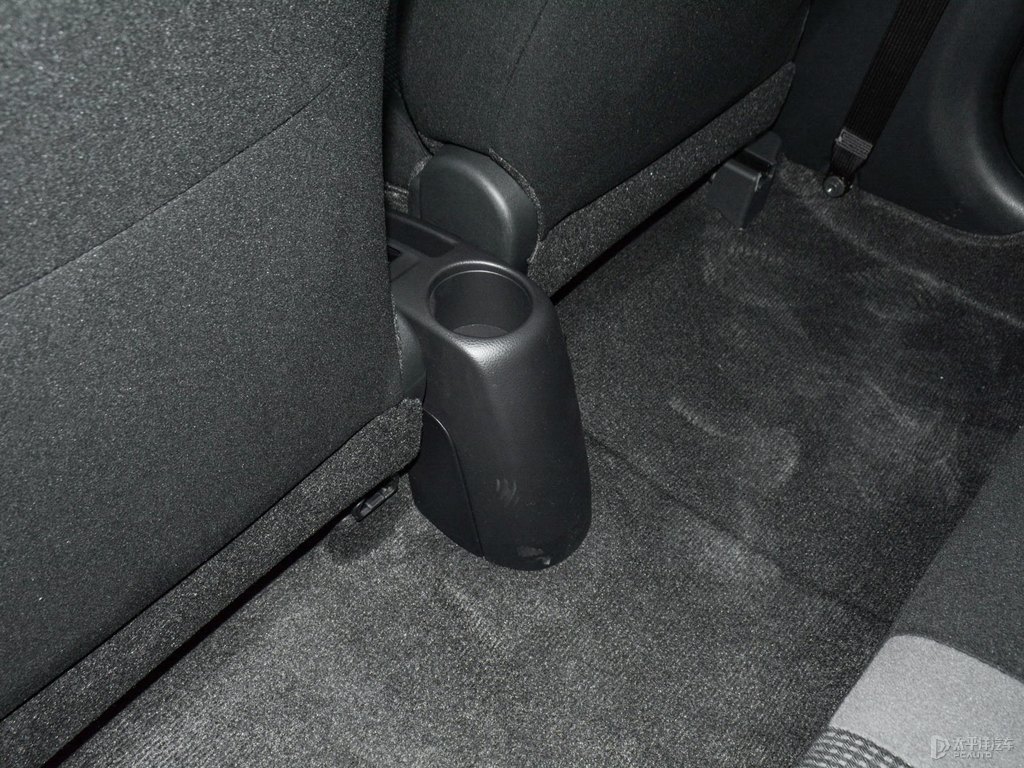 超級白色威馳FS儲物空間空間圖片