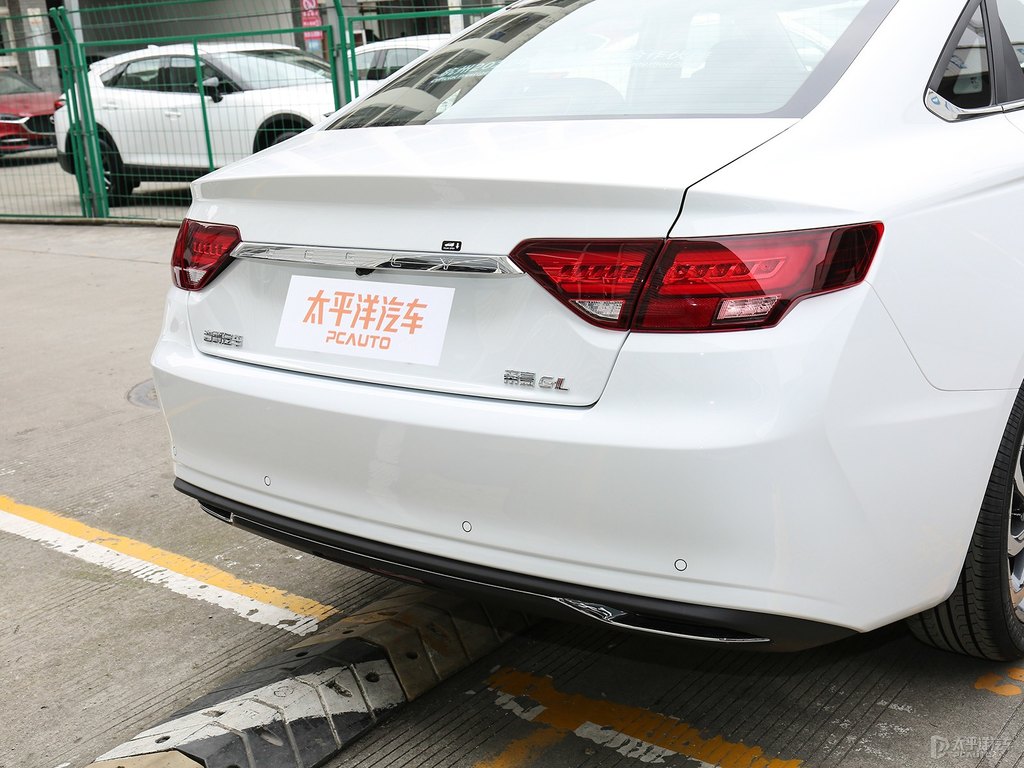 帝豪GL車尾外觀圖片