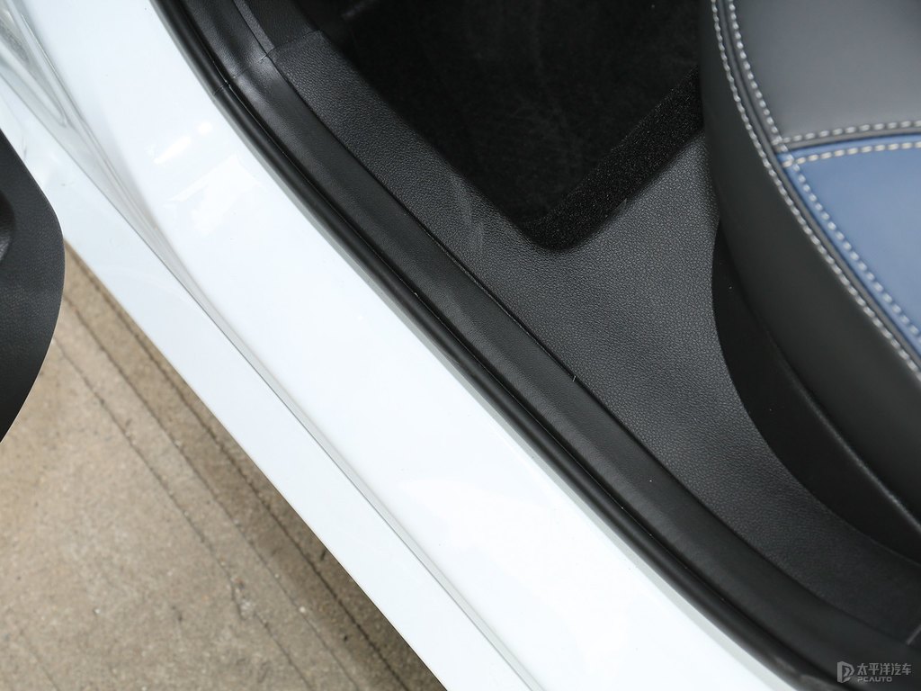 帝豪GL車廂內(nèi)飾圖片