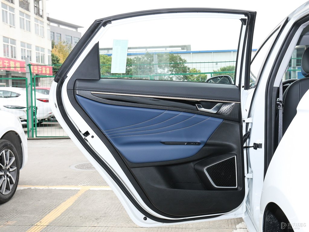 帝豪GL車廂內(nèi)飾圖片