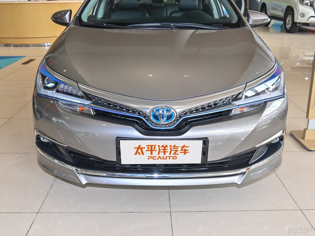 鉑青銅金屬色卡羅拉雙擎E+車頭外觀圖片