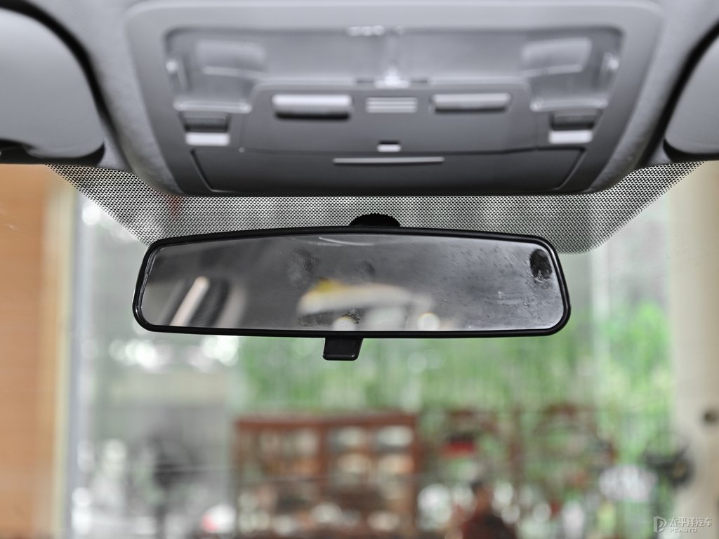 鉑青銅金屬色卡羅拉雙擎E+車廂內(nèi)飾圖片