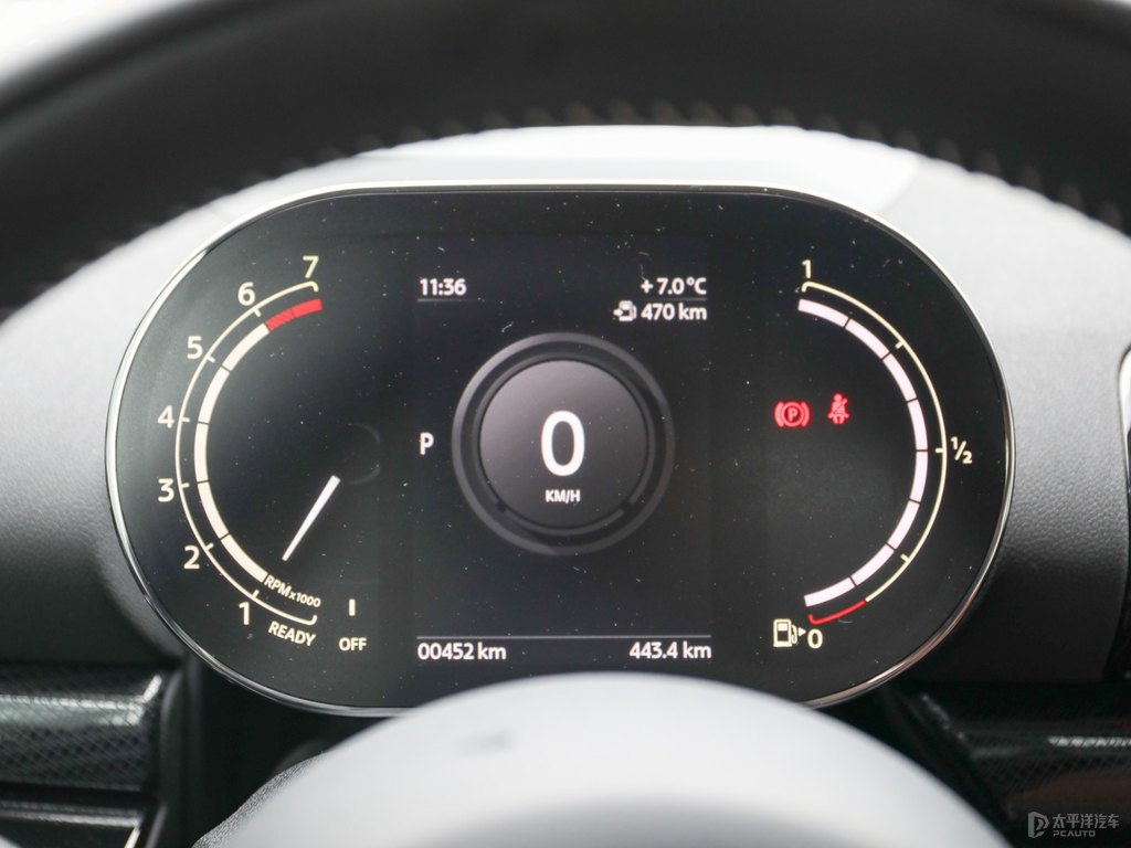 白色/英倫綠MINI CLUBMAN中控內飾圖片
