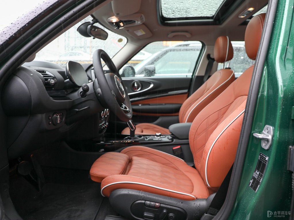 白色/英倫綠MINI CLUBMAN駕乘空間空間圖片