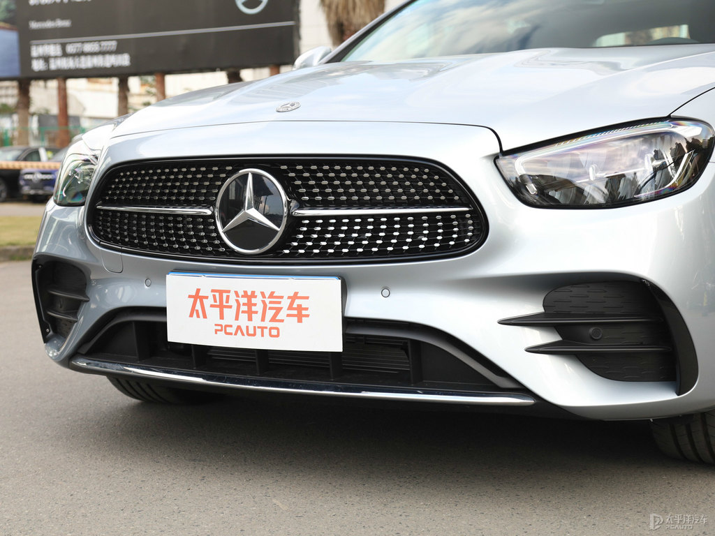 銥銀色奔馳E級(jí)車頭外觀圖片