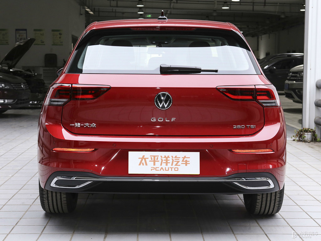 以太紅高爾夫車尾外觀圖片