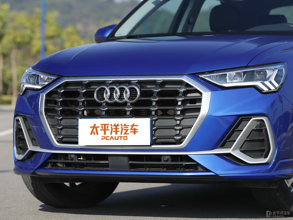雪邦藍(lán)奧迪Q3車頭外觀圖片