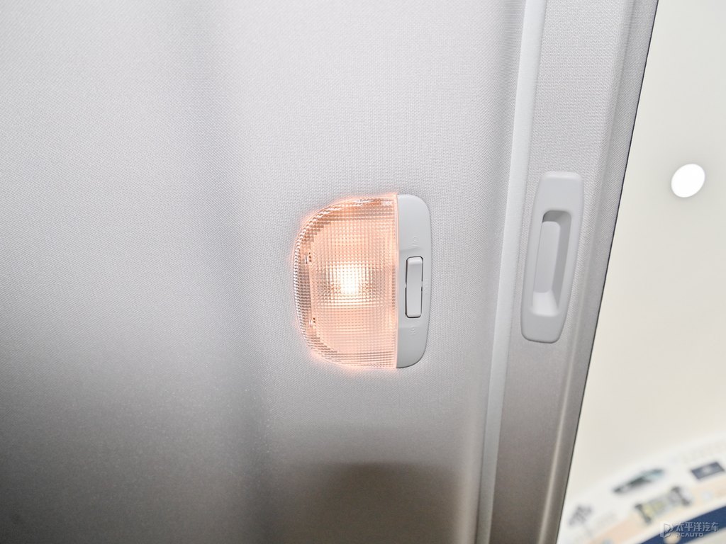 珠光寶石黑森林人車廂內(nèi)飾圖片