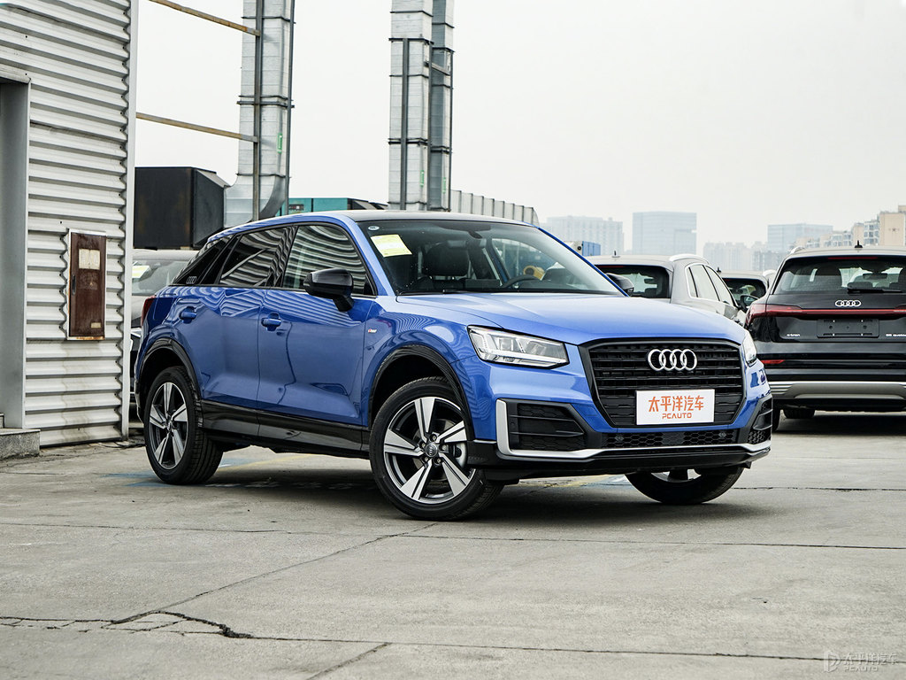 鸚鵡藍(lán)奧迪Q2L整車外觀外觀圖片