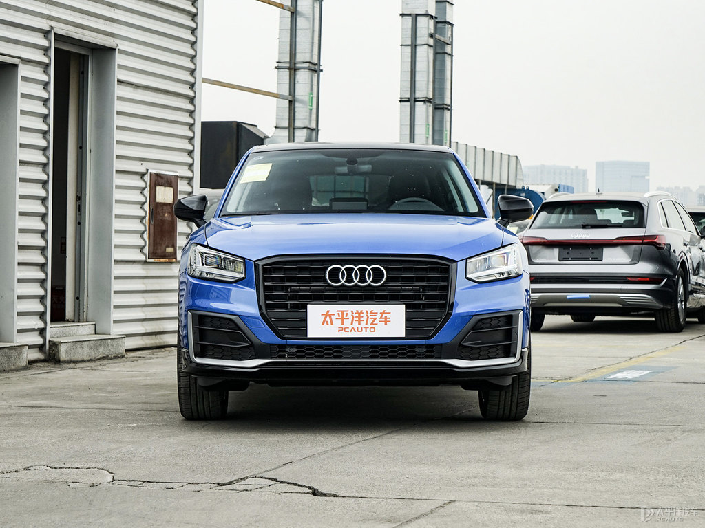 鸚鵡藍(lán)奧迪Q2L整車外觀外觀圖片