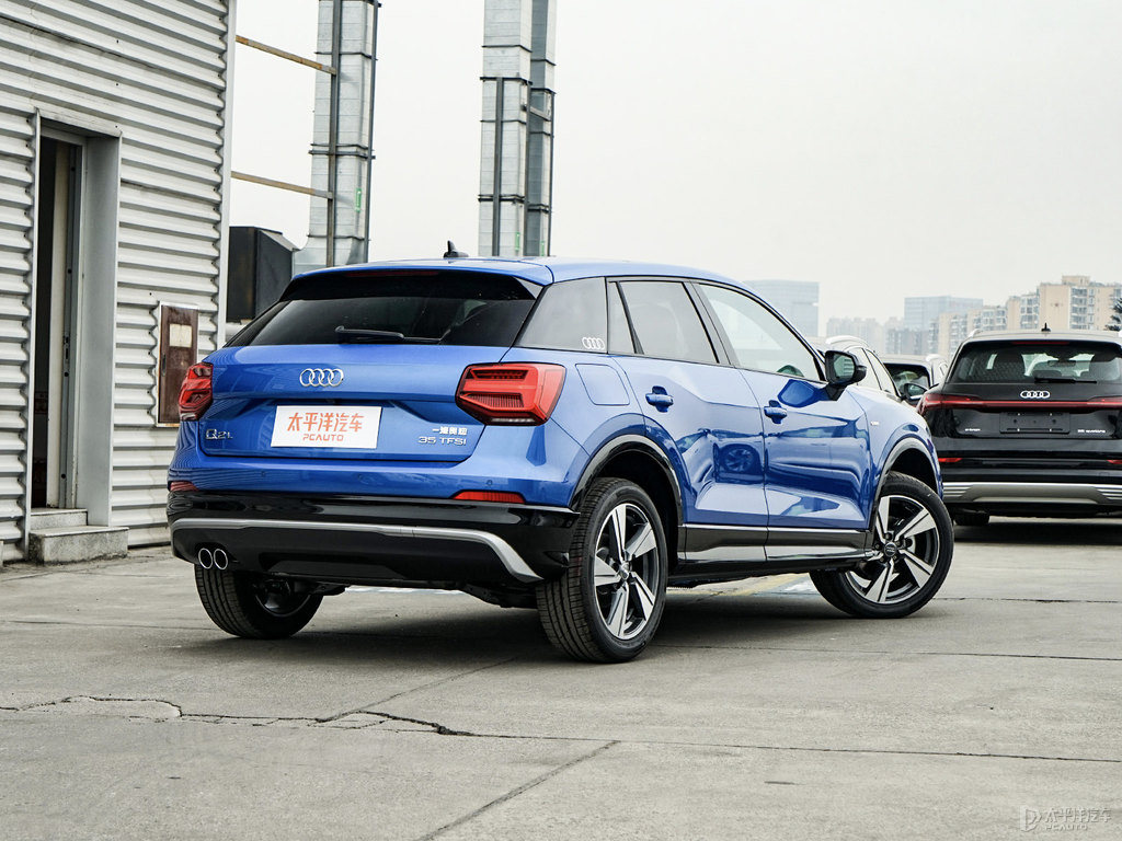 鸚鵡藍奧迪Q2L整車外觀外觀圖片