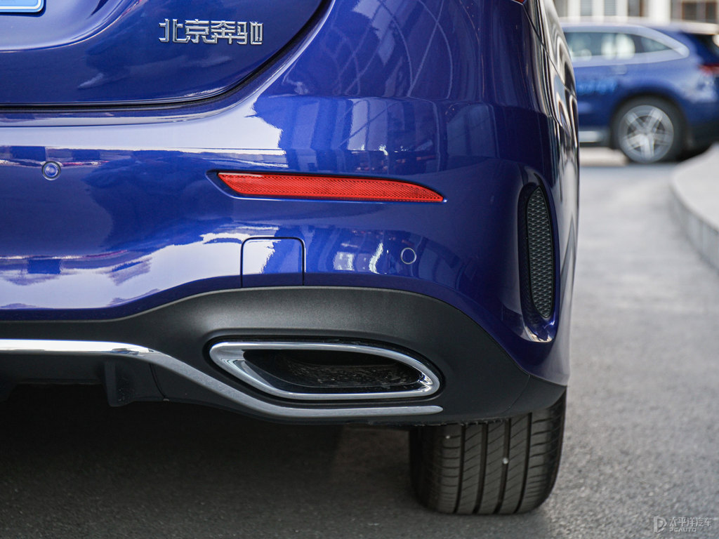 星野藍(lán)奔馳A級(jí)車尾外觀圖片