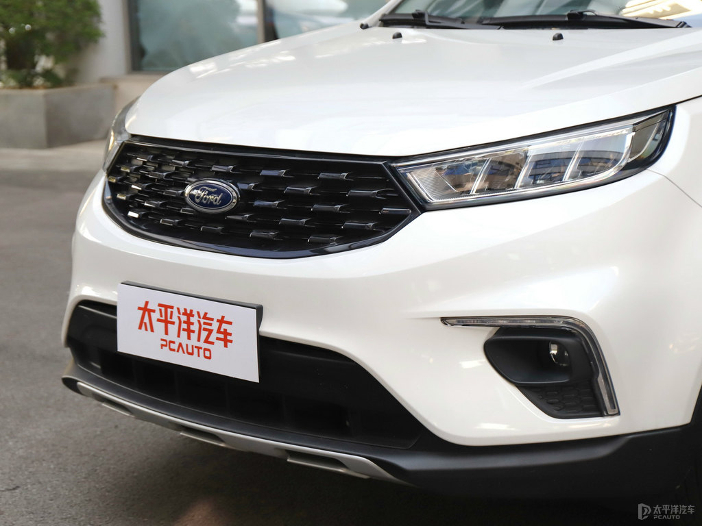 珠光白領(lǐng)界車頭外觀圖片