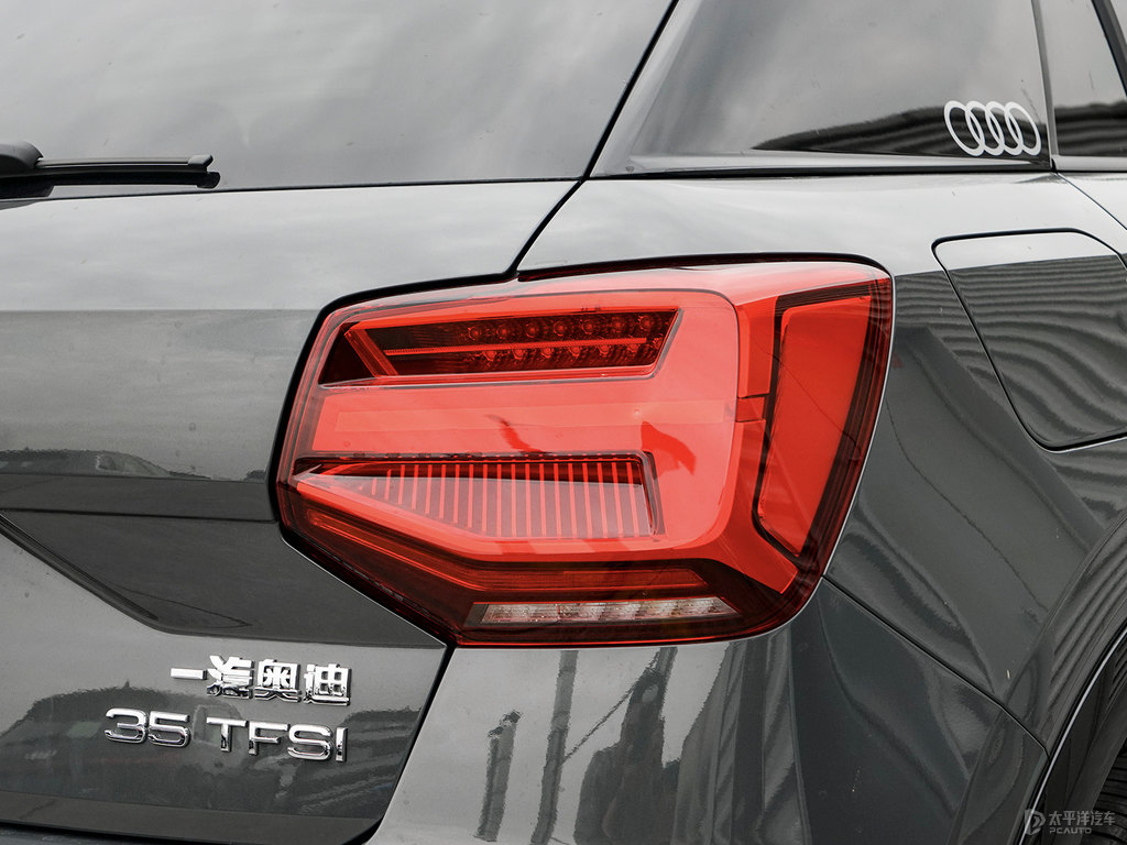 納諾灰奧迪Q2L車尾外觀圖片