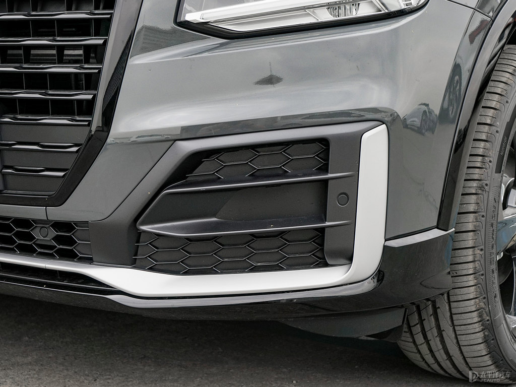 納諾灰奧迪Q2L車頭外觀圖片