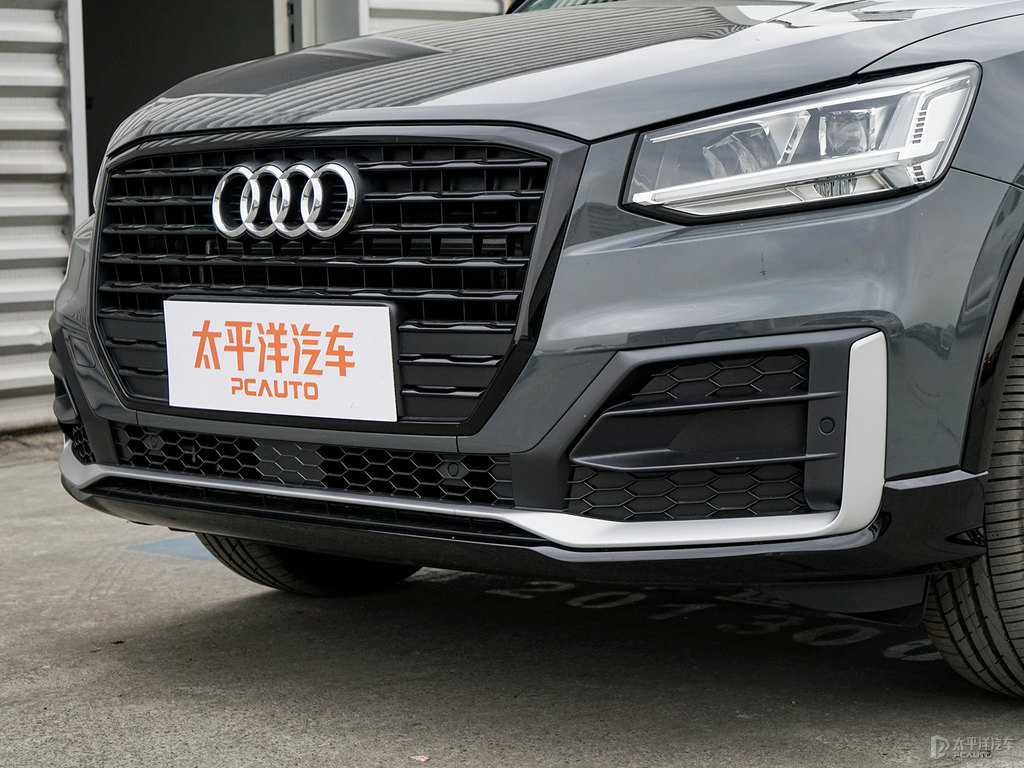 納諾灰?jiàn)W迪Q2L車頭外觀圖片