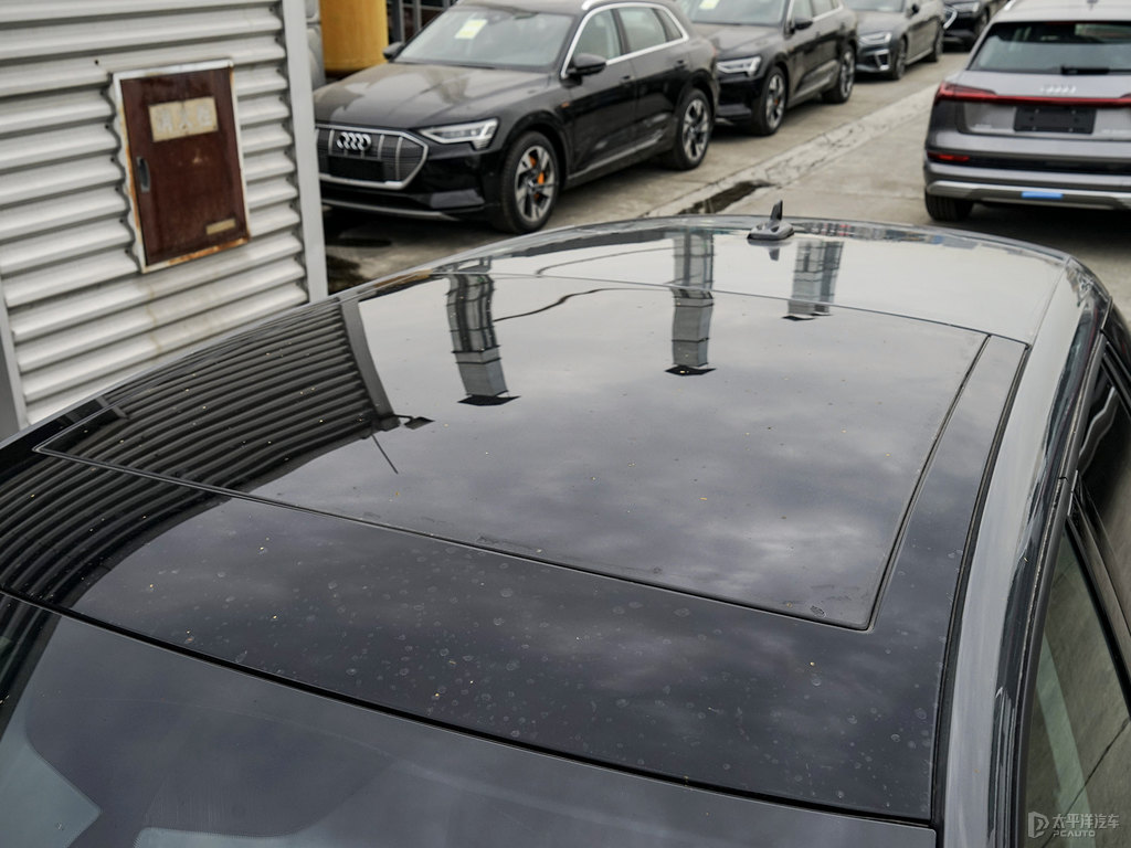 納諾灰奧迪Q2L車身外觀圖片