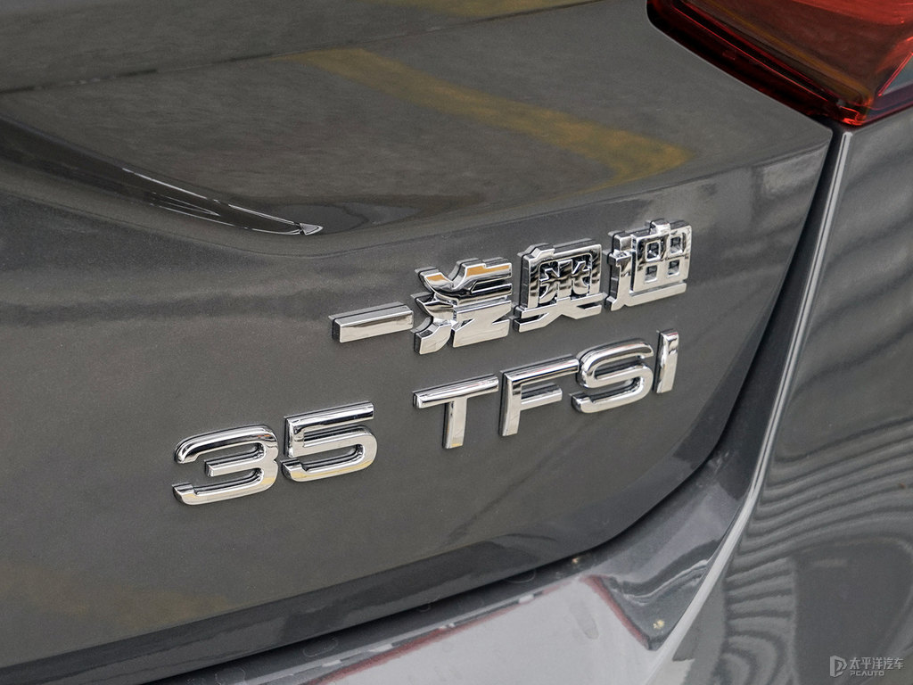 納諾灰奧迪Q2L車尾外觀圖片