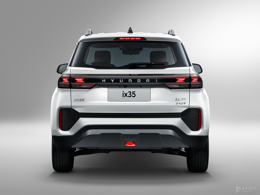 極地白北京現(xiàn)代ix35整車(chē)外觀外觀圖片