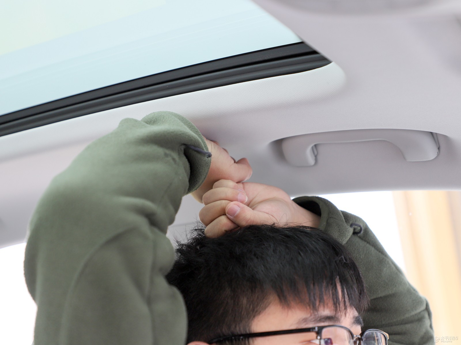 MG領(lǐng)航新能源空間高清大圖