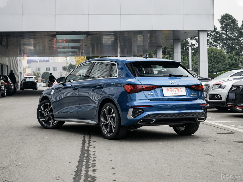 環(huán)礁藍(lán)奧迪A3整車(chē)外觀外觀圖片