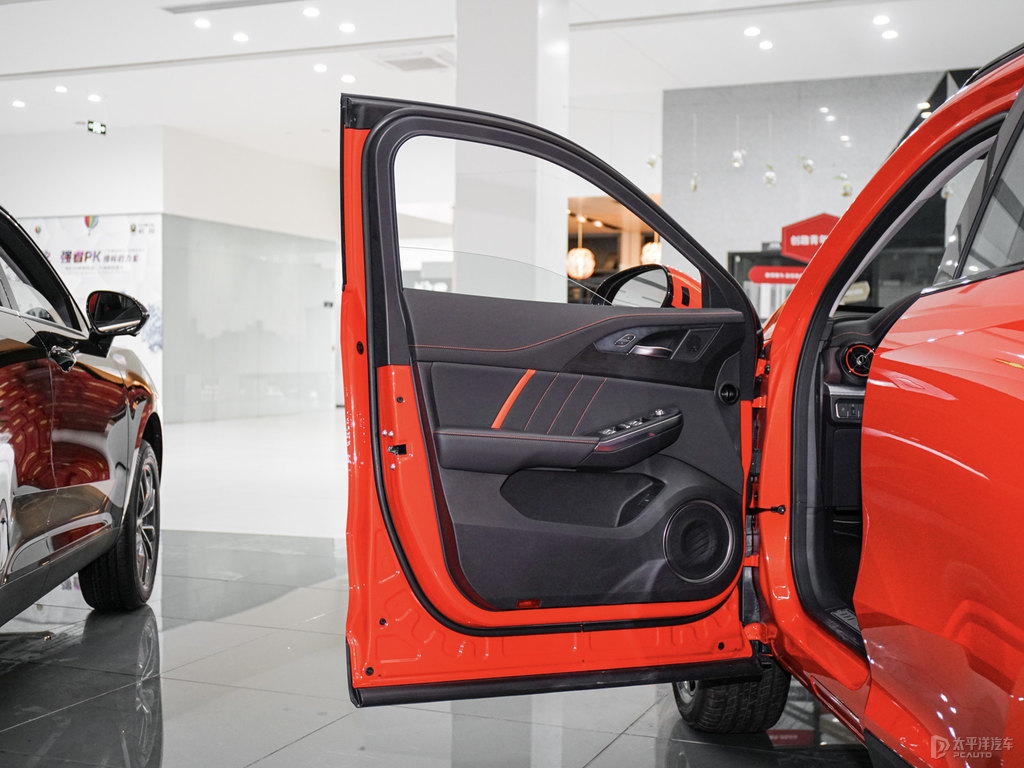 元?dú)獬任号?VV5車廂內(nèi)飾圖片