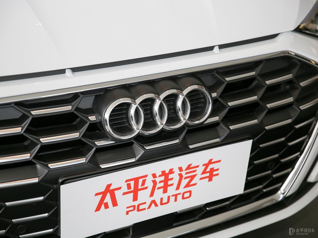 冰川白奧迪A3車頭外觀圖片