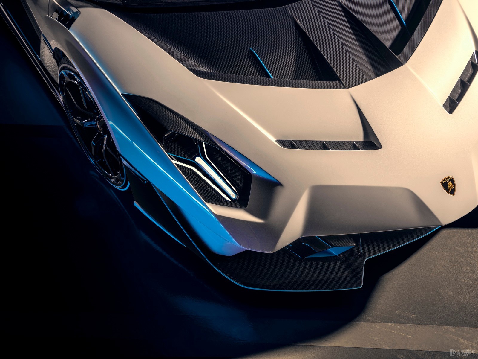 Aventador官圖高清大圖