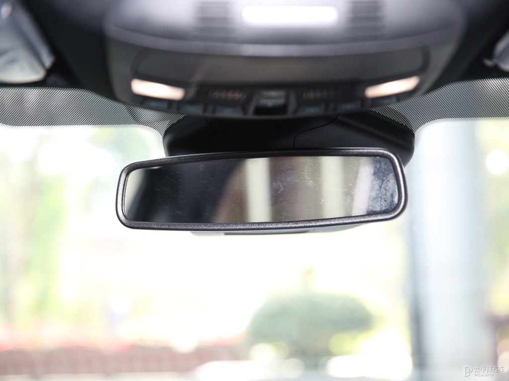 皓月白銳界L車廂內(nèi)飾圖片