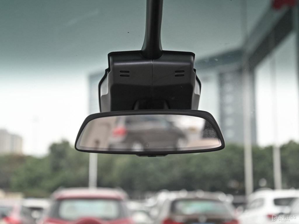 靜謐黑小鵬G3車廂內(nèi)飾圖片
