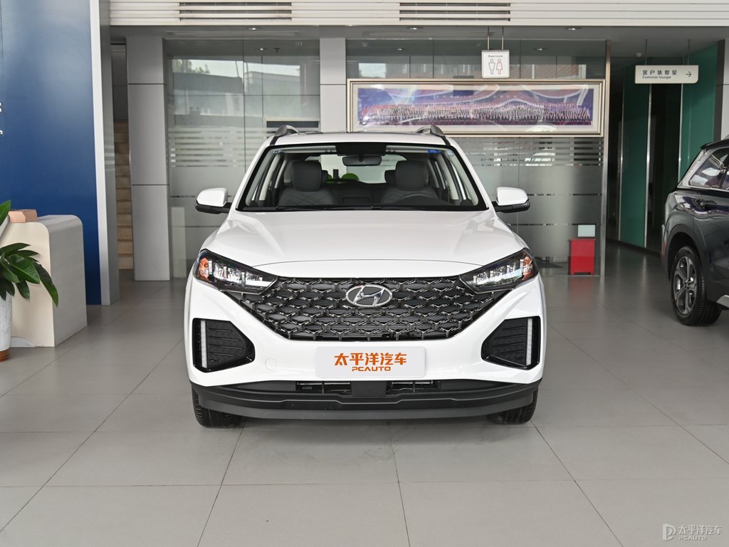 極地白北京現(xiàn)代ix35整車外觀外觀圖片