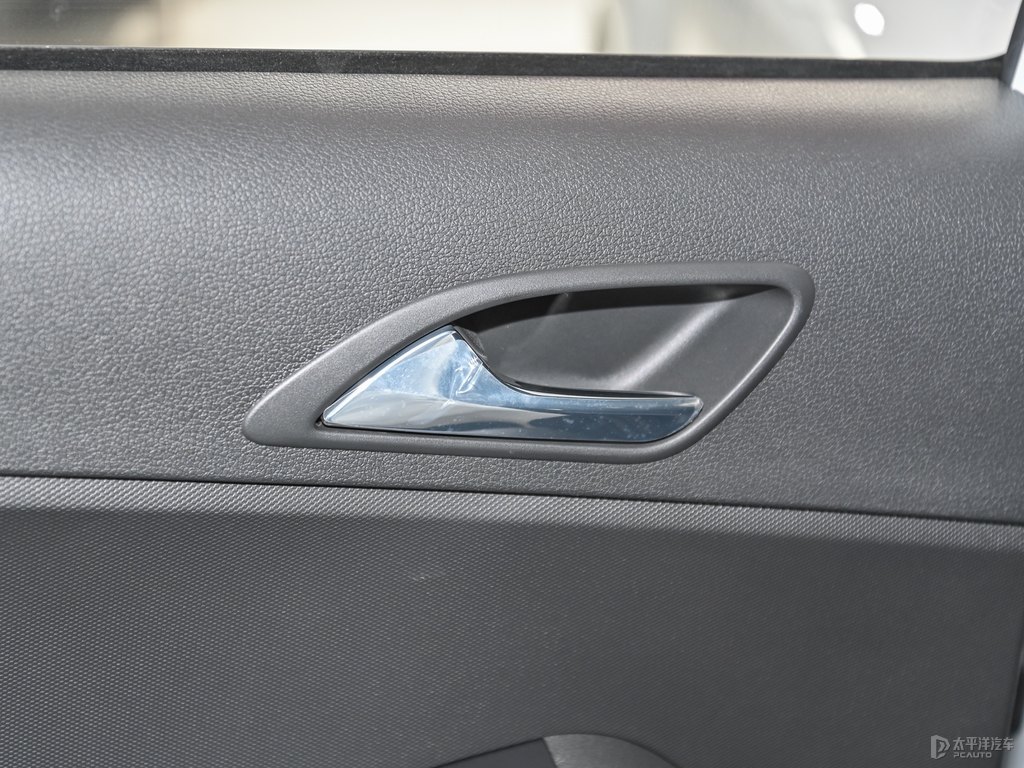 極地白北京現(xiàn)代ix35車(chē)廂內(nèi)飾圖片