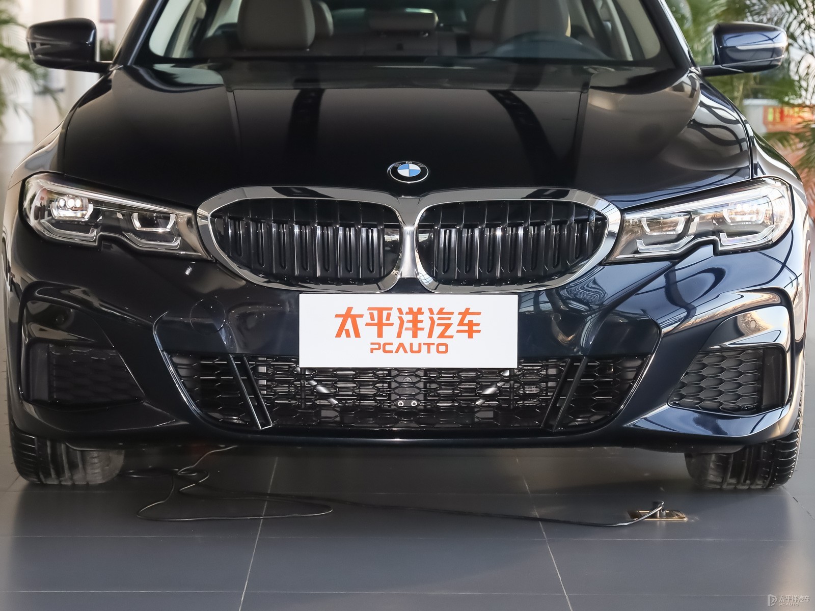 寶馬3系外觀高清大圖