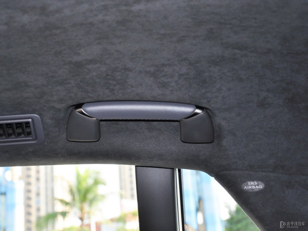 寶石藍雷克薩斯LS車廂內(nèi)飾圖片