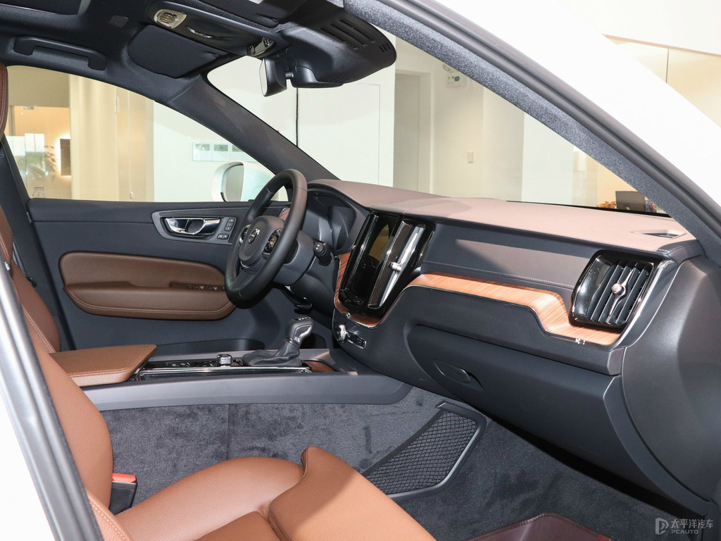 水晶白沃爾沃XC60中控內(nèi)飾圖片