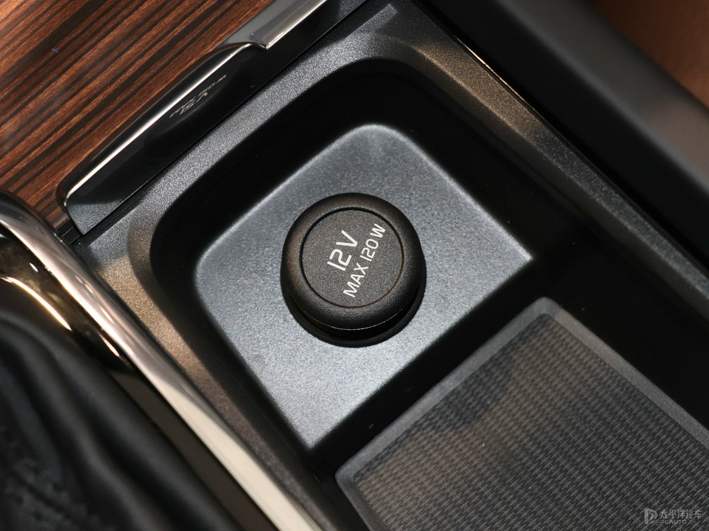 水晶白沃爾沃XC60中控內(nèi)飾圖片