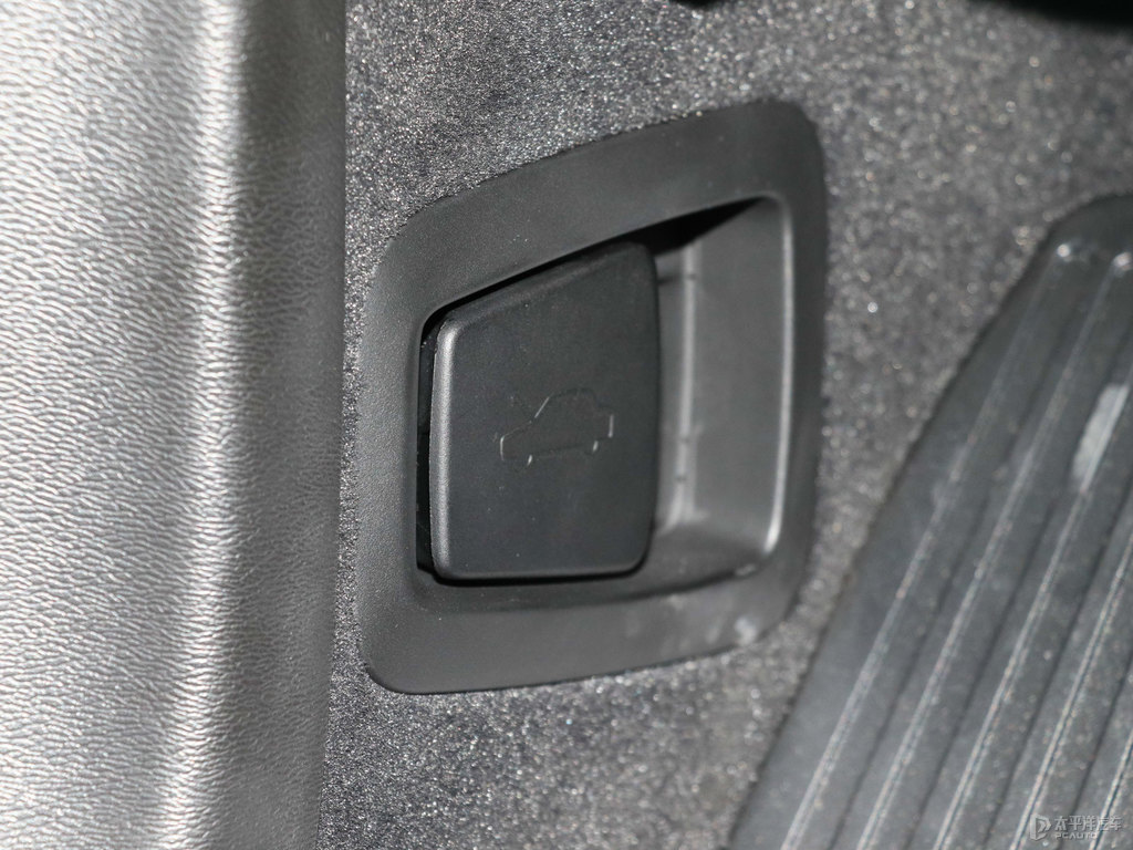 水晶白沃爾沃XC60中控內(nèi)飾圖片