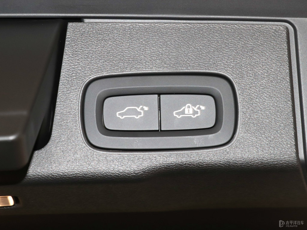 水晶白沃爾沃XC60后備廂空間圖片