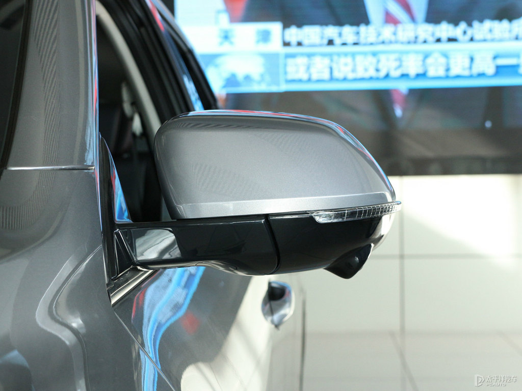 月影灰哈弗F7車身外觀圖片