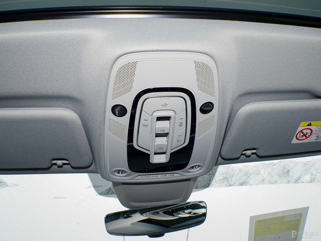 阿瓦隆綠奧迪A6(進(jìn)口)車(chē)廂內(nèi)飾圖片
