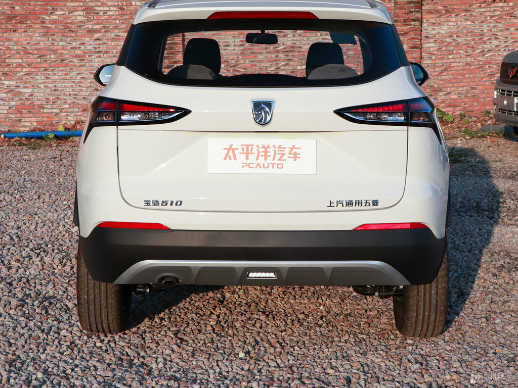 糖果白寶駿510車尾外觀圖片