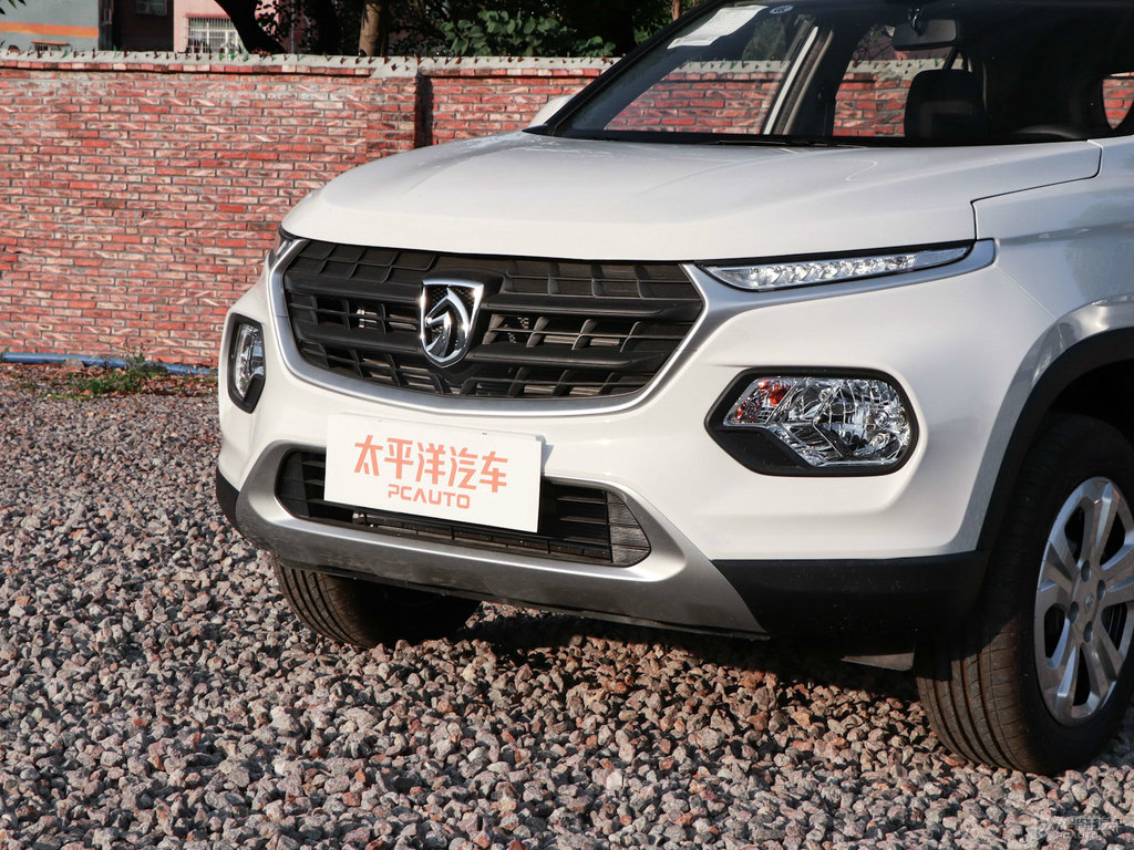 糖果白寶駿510車頭外觀圖片