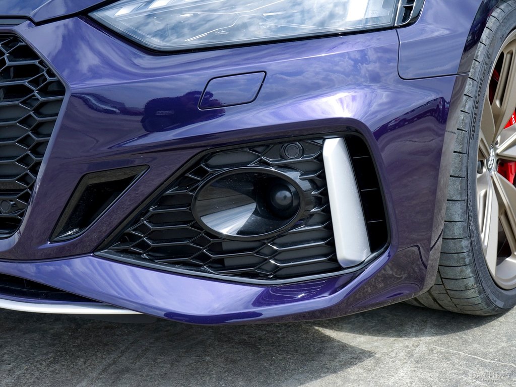 納瓦拉藍奧迪RS 5車頭外觀圖片