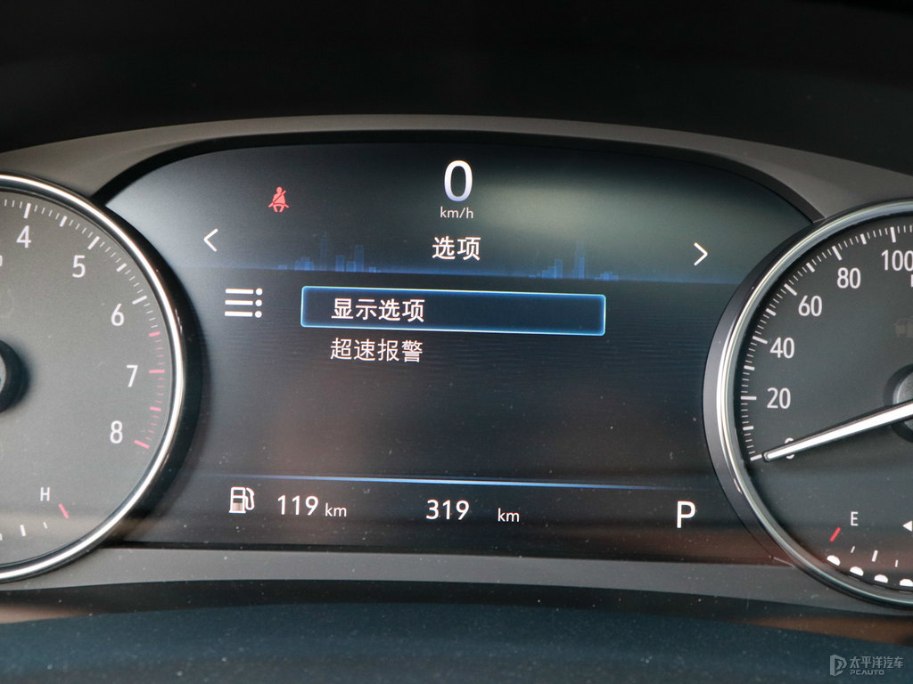 牛津棕別克GL8中控內(nèi)飾圖片
