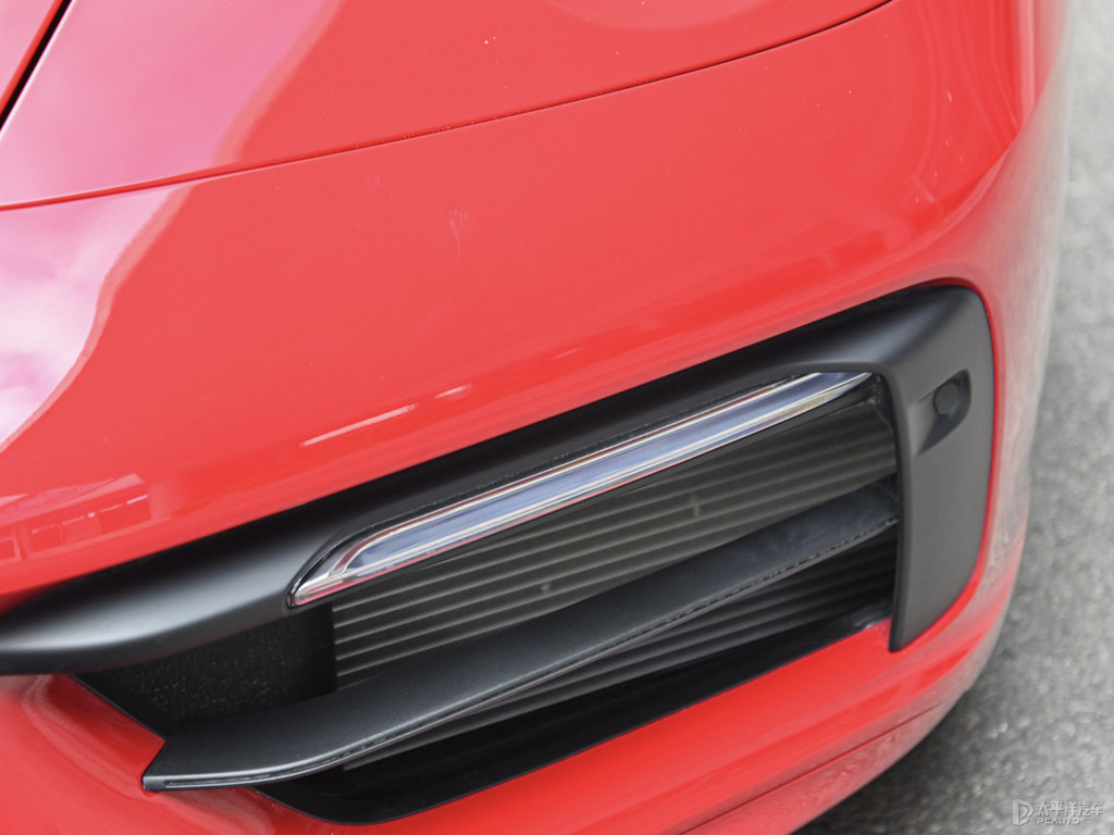 衛(wèi)紅保時(shí)捷911車頭外觀圖片