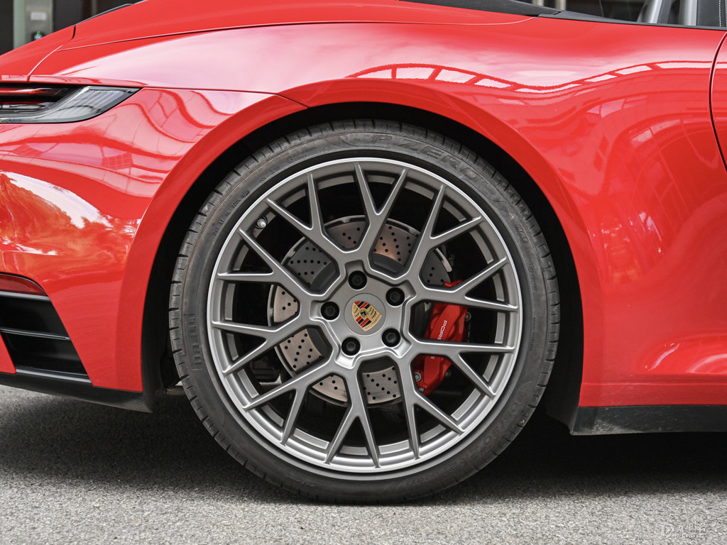 衛(wèi)紅保時捷911車身外觀圖片